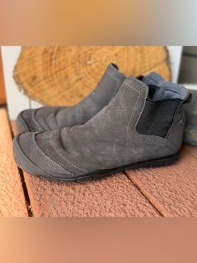 Keen Women's Gray Suede Slip-On Chukka Boots